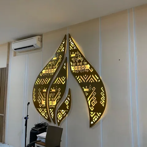 Ornamen dekoratif dan backdrop — dokumentasi foto pada profil King Laser Art
