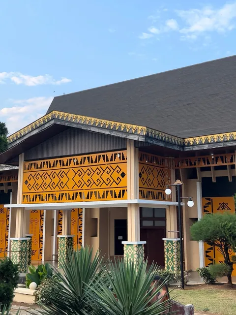Fasad bermotif Museum Lampung — dokumentasi foto pada profil King Laser Art