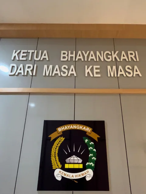 Letter sign dan ornamen interior — dokumentasi foto pada profil King Laser Art